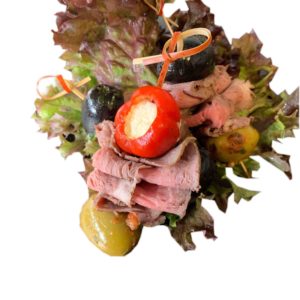 Mediterraner Spieß mit rosa Roastbeef